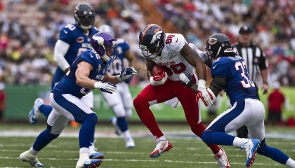 开云电竞登录-史上最“恐怖”的一节：斯托亚科维奇在第三节多次投中三分，逆转眉睫！